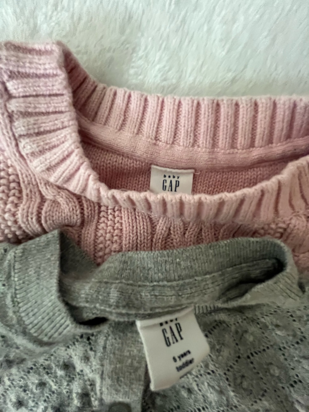GAP toddler girls bundle of 2 sweaters size 5